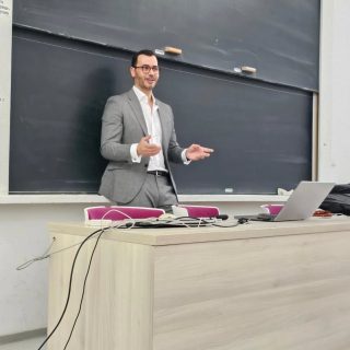 Danas smo imali čast da ugostimo profesora Nuno Mateus-Coehlo (Lusofona University, Portugal) koji je održao izuzetno inspirativno predavanje na temu digitalne forenzike.
Tokom predavanja, studenti su imali priliku da se upoznaju sa savremenim pristupima prikupljanju, analizi i interpretaciji digitalnih dokaza, kao i sa izazovima sa kojima se stručnjaci suočavaju u realnim forenzičkim istragama. Poseban fokus bio je na značaju digitalne forenzike u borbi protiv sajber kriminala.
Zahvaljujemo se profesoru Koelju na izdvojenom vremenu, podeljenom znanju i inspirativnoj diskusiji koja je podstakla veliko interesovanje među studentima.
#DigitalForensics #CyberSecurity
#ulusofona